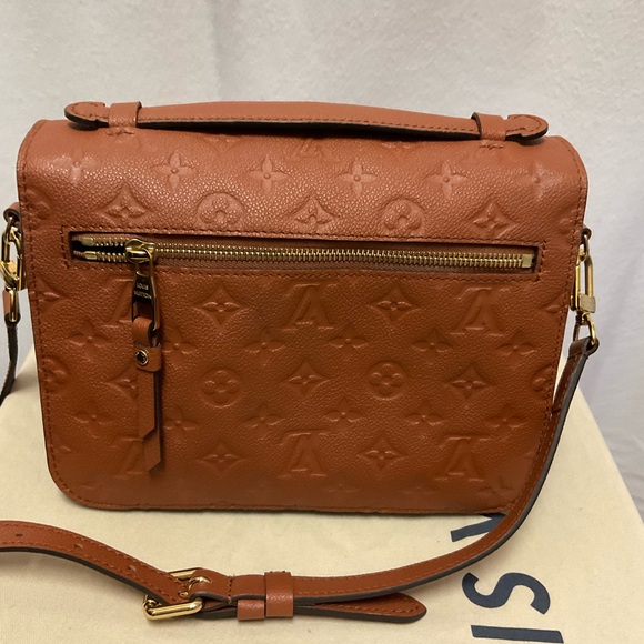 Louis Vuitton Pochette Métis Tan Crossbody Bag - Picture 8 of 16